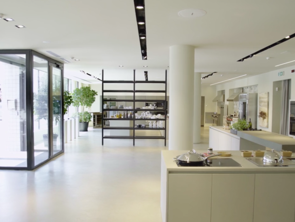 Project: Frigo2000 Video istituzionale | ERAZERO